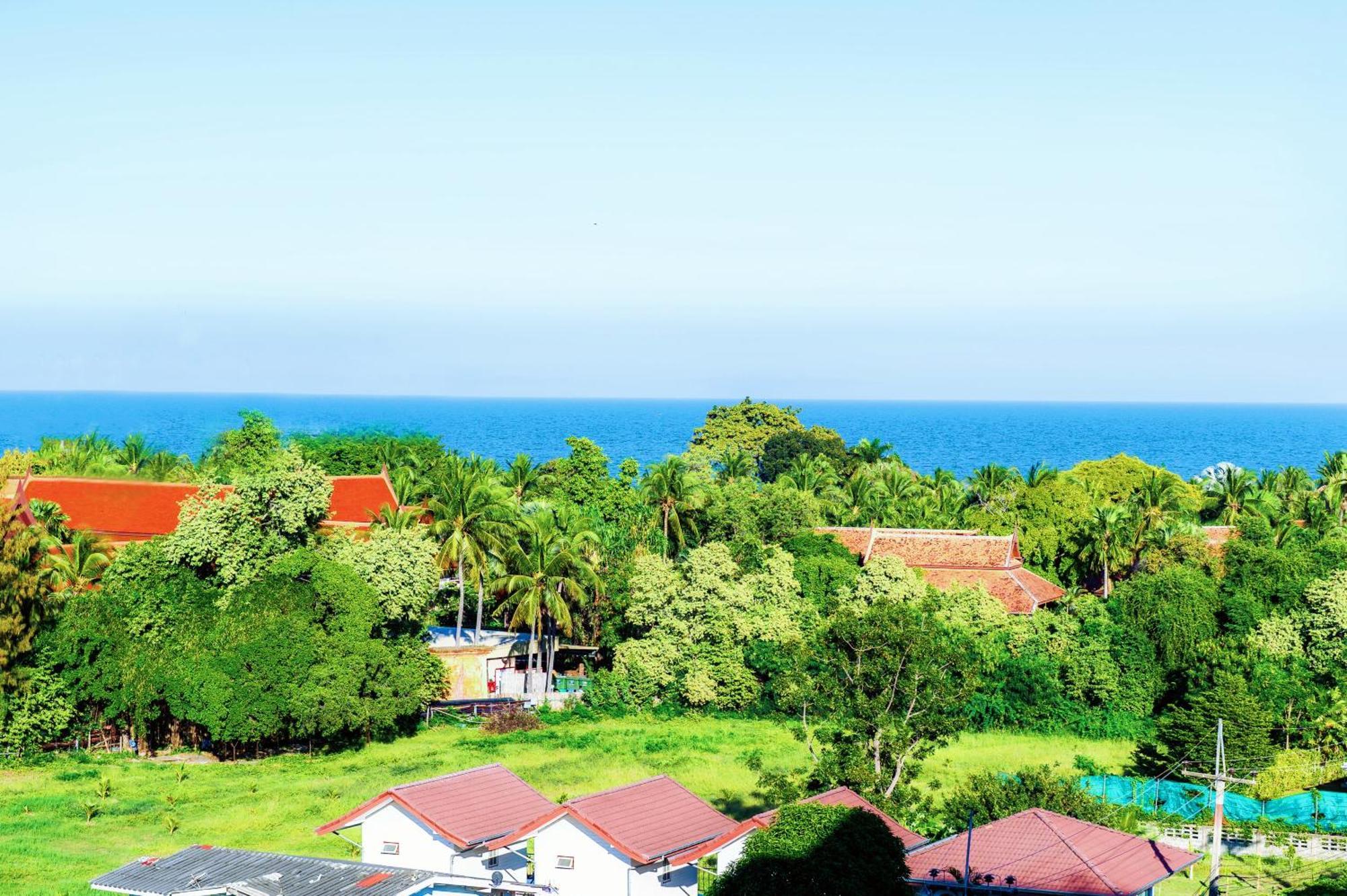 Апартаменти Hua Hin First - Happy Rent Номер фото
