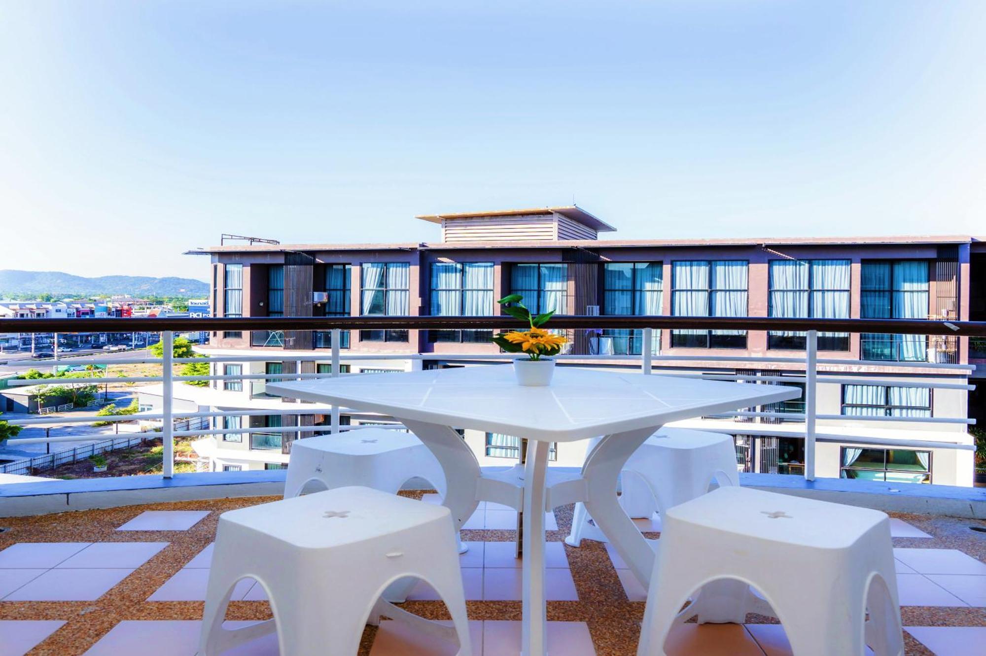Апартаменти Hua Hin First - Happy Rent Номер фото
