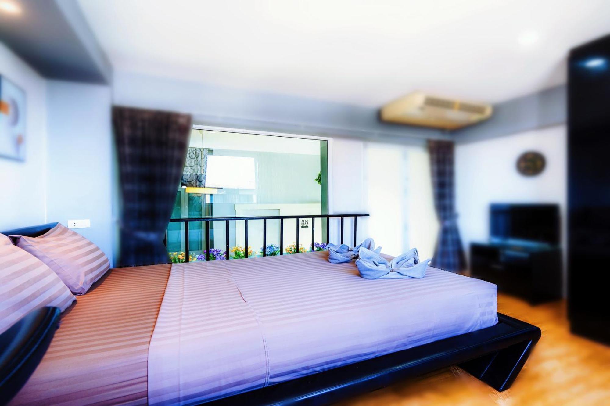 Апартаменти Hua Hin First - Happy Rent Номер фото