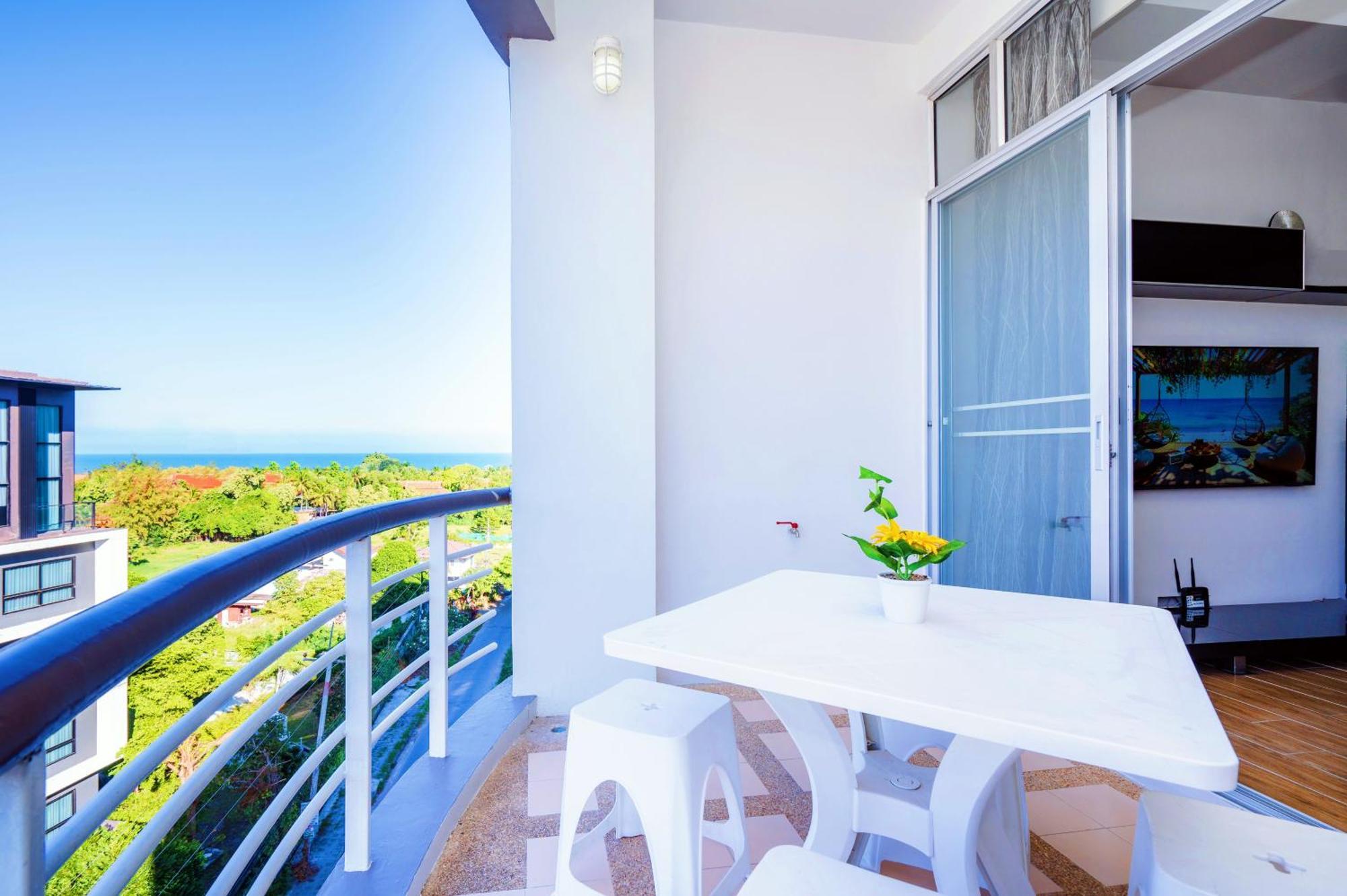 Апартаменти Hua Hin First - Happy Rent Екстер'єр фото