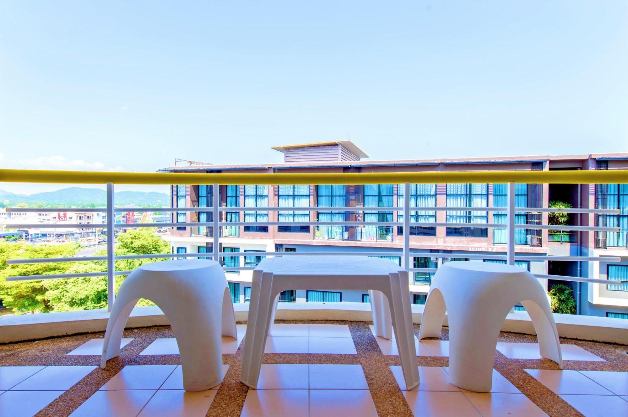 Апартаменти Hua Hin First - Happy Rent Номер фото