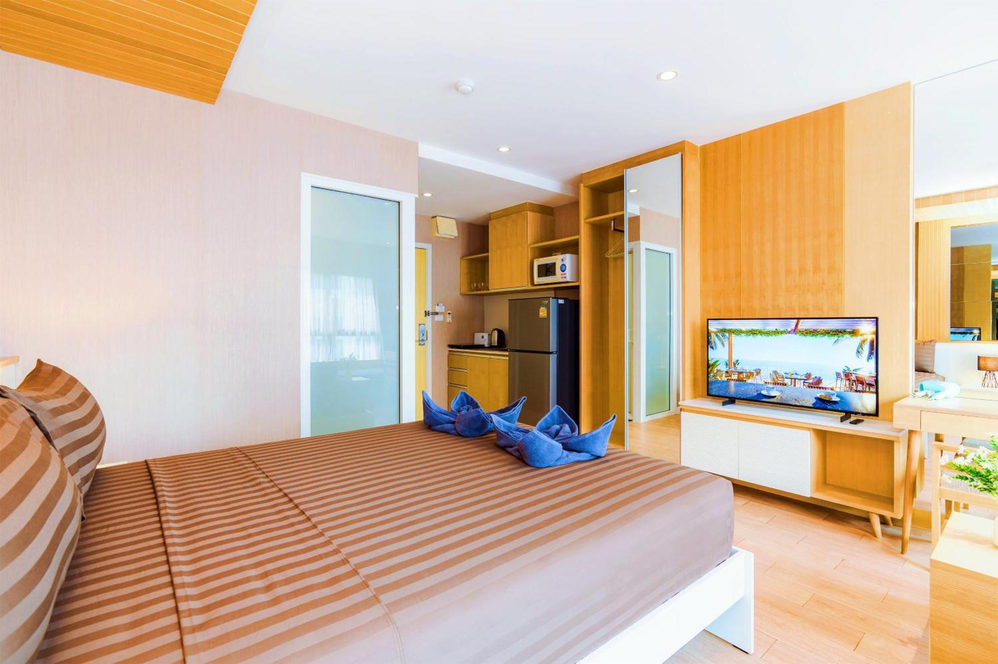 Апартаменти Hua Hin First - Happy Rent Номер фото